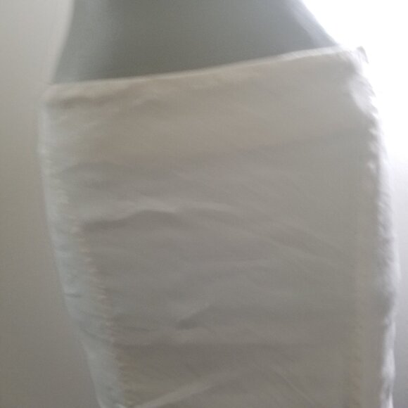 Bebe Brand Pencil Skirt White, Size 2 - Picture 5 of 16